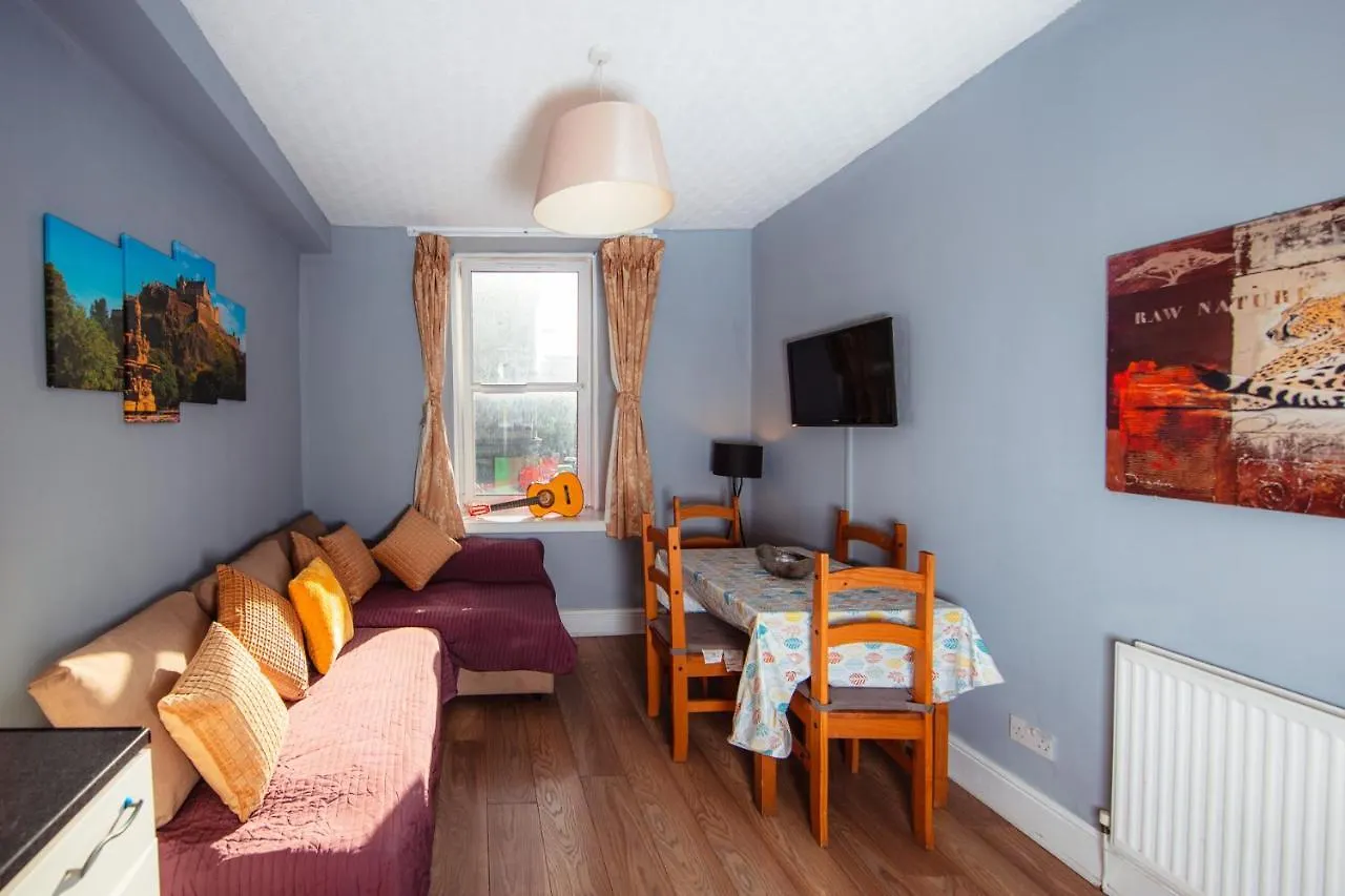 אדינבורו Old Town Apartment By The Castle/ Meadows!
